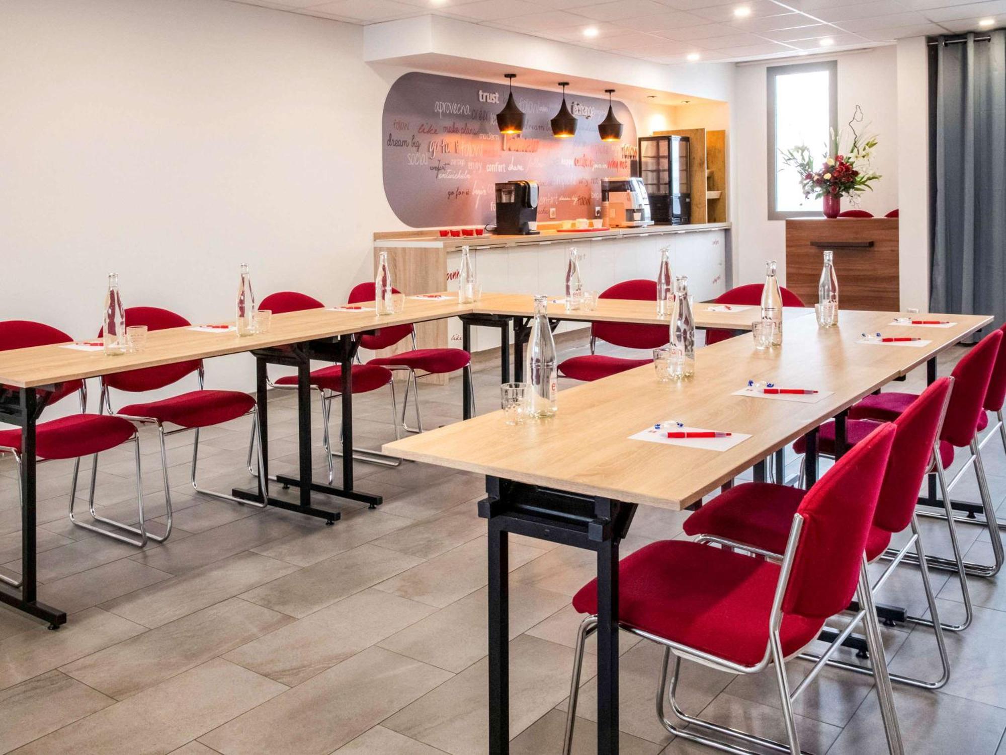 Ibis Cannes Mouans Sartoux Piscine Parking Gratuit Kültér fotó