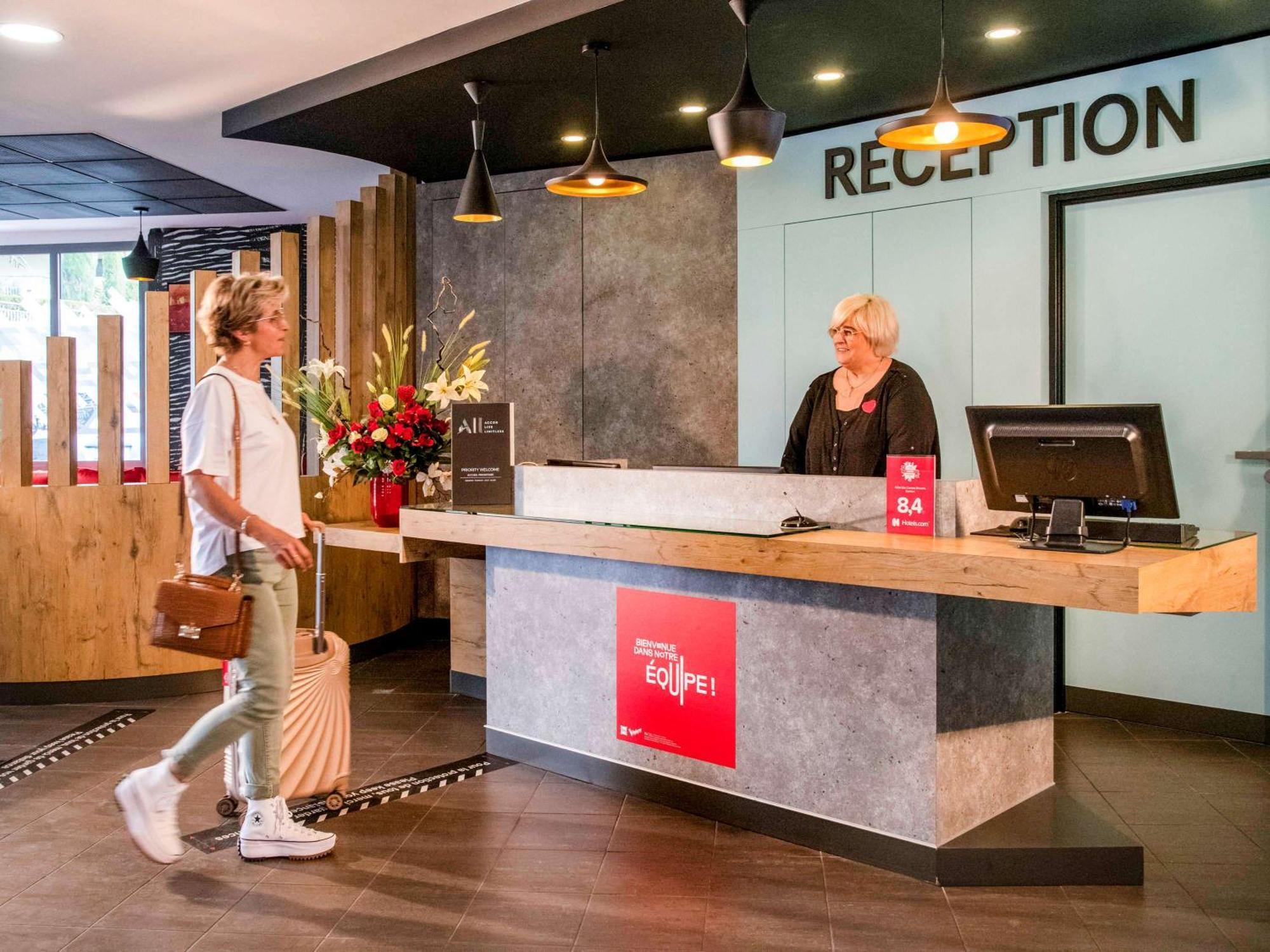 Ibis Cannes Mouans Sartoux Piscine Parking Gratuit Kültér fotó